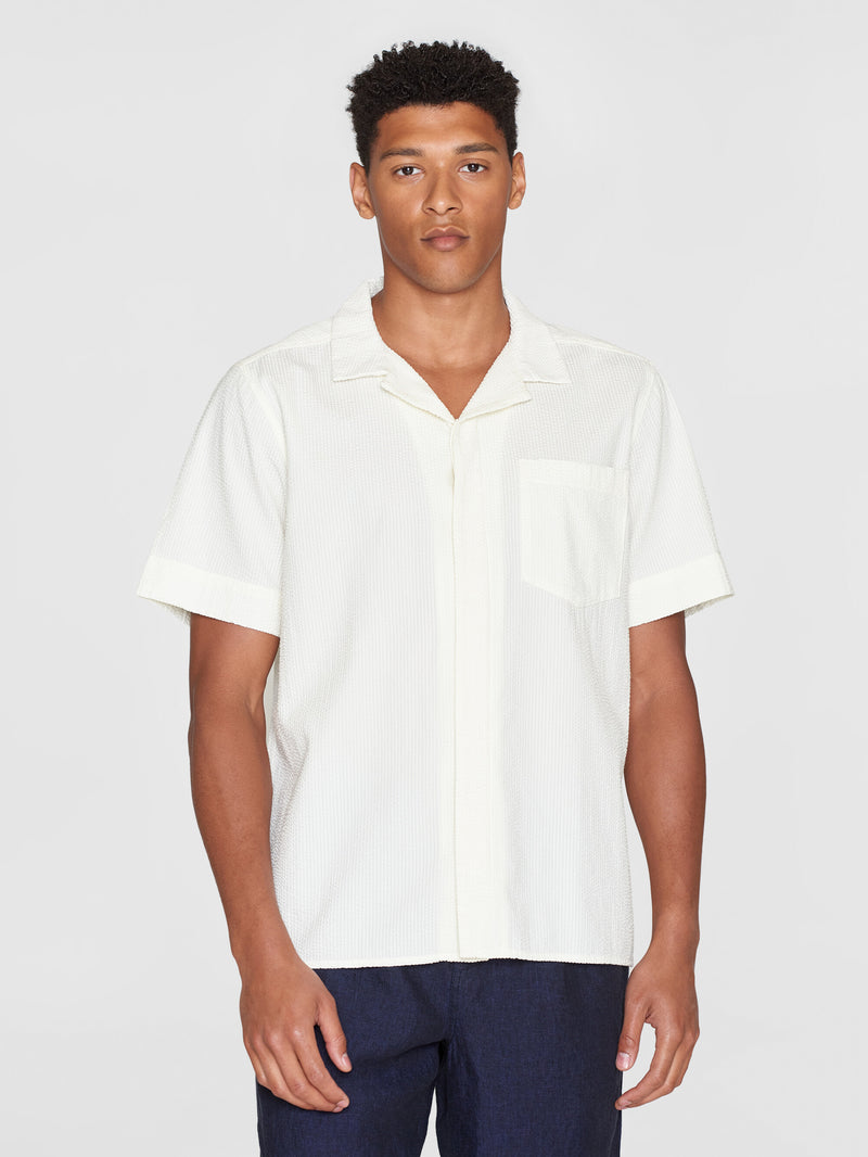 KnowledgeCotton Apparel - MEN Box short sleeve seersucker shirt GOTS/Vegan Shirts 1387 Egret