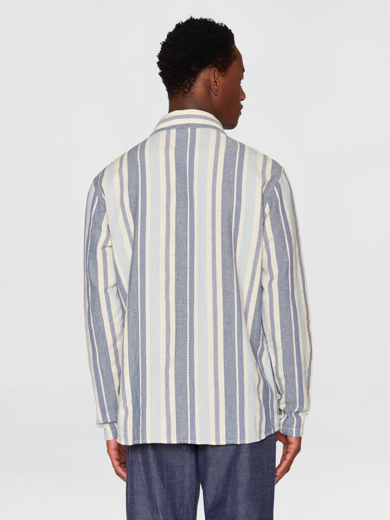 KnowledgeCotton Apparel - MEN Loose jacquard woven striped shirt - GOTS/Vegan Shirts 8021 Blue stripe
